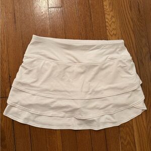Athleta white tennis skirk.